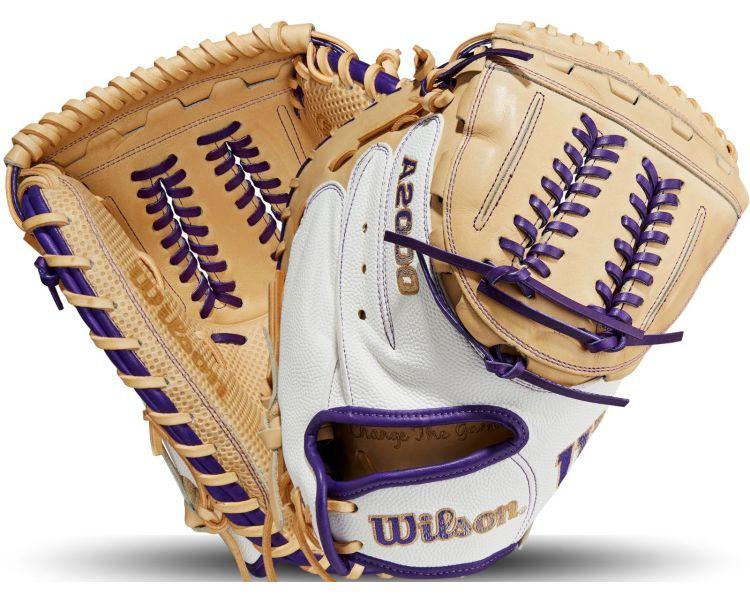 Wilson A2000 Fastpitch Aubree Munro Softball Glove: WBW101018